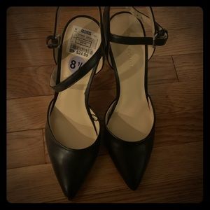 Marc Fischer sz 8/2 nwot box.Beautiful and classy!